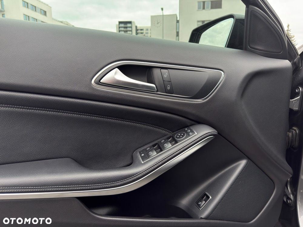 Mercedes-Benz GLA AMG 45 4-Matic - 13