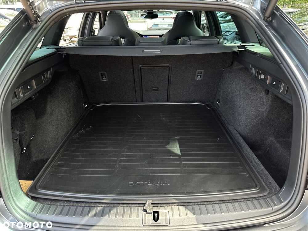 Skoda Octavia 2.0 TDI RS DSG - 37