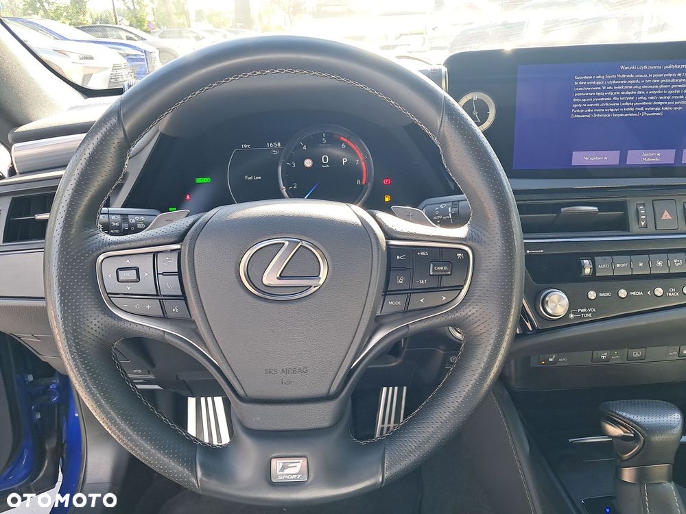 Lexus ES 300h F Sport Edition - 16