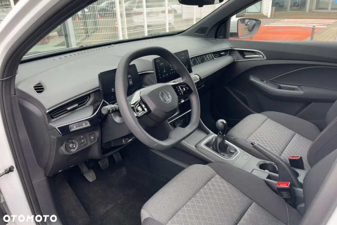 MG MG3 1.5 Excite - 10