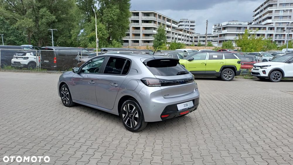 Peugeot 208 - 5