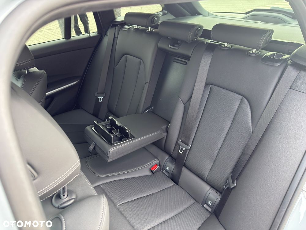 BMW Seria 3 320d Edition M Sport Shadow - 12