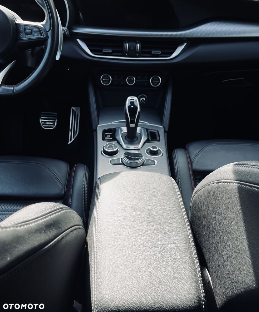 Alfa Romeo Stelvio 2.0 Turbo Competizione Q4 - 6
