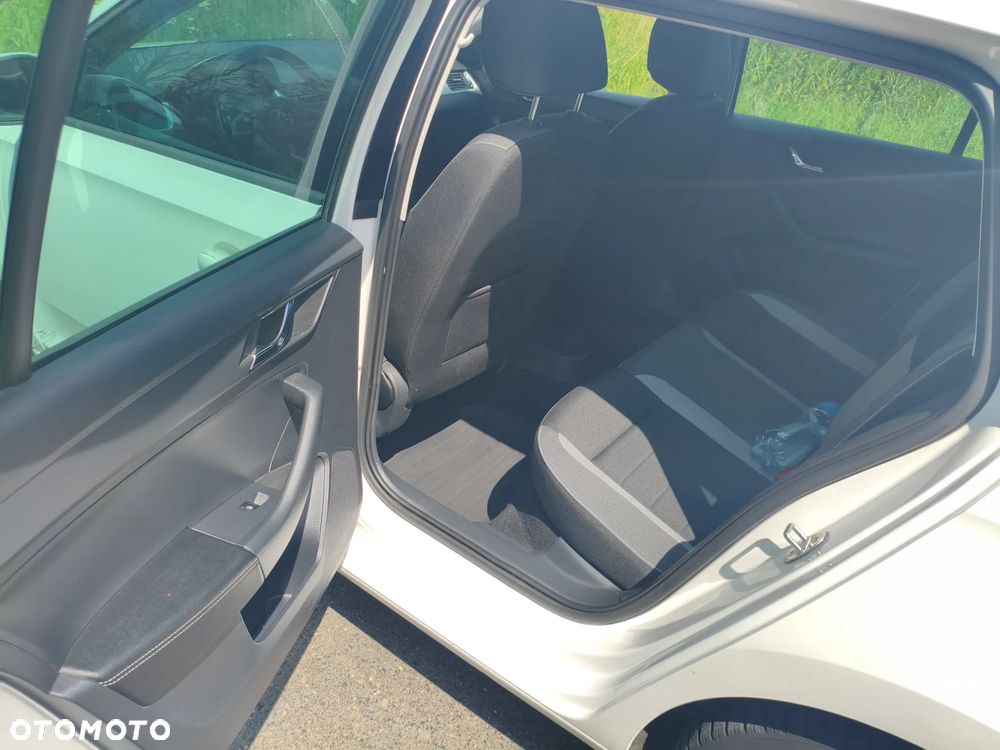 Skoda RAPID 1.2 TSI Ambition - 7