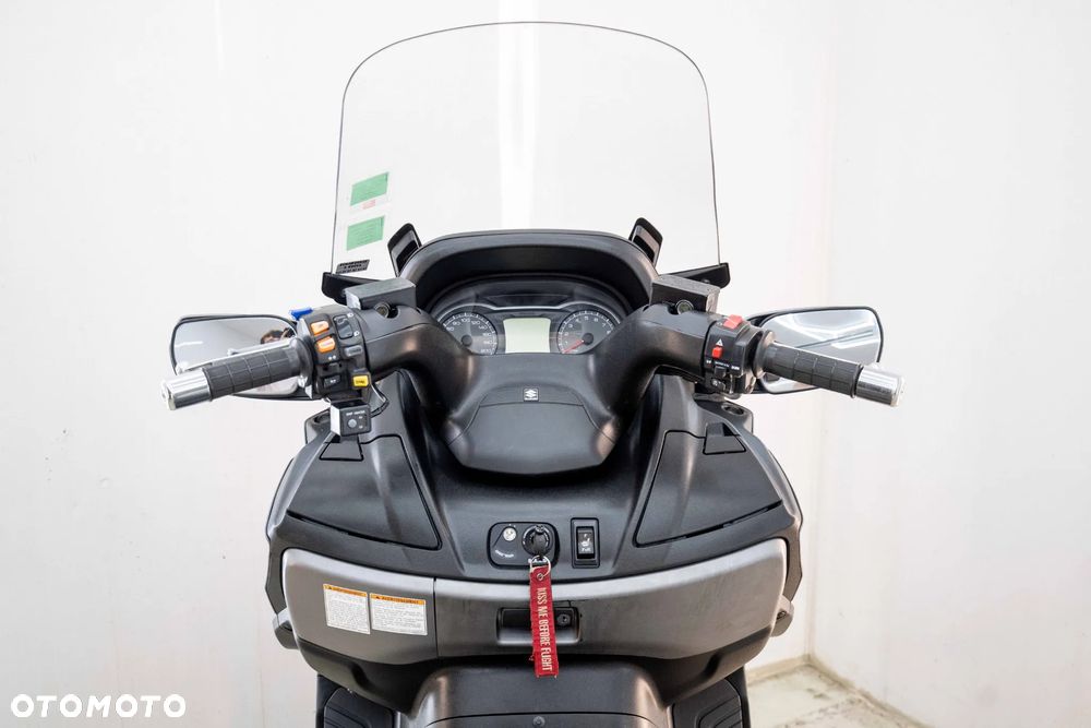 Suzuki Burgman - 24