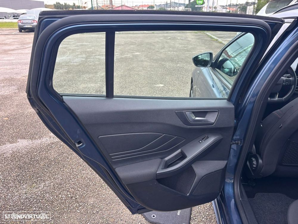 Ford Focus SW 1.5 TDCi EcoBlue ST-Line - 44