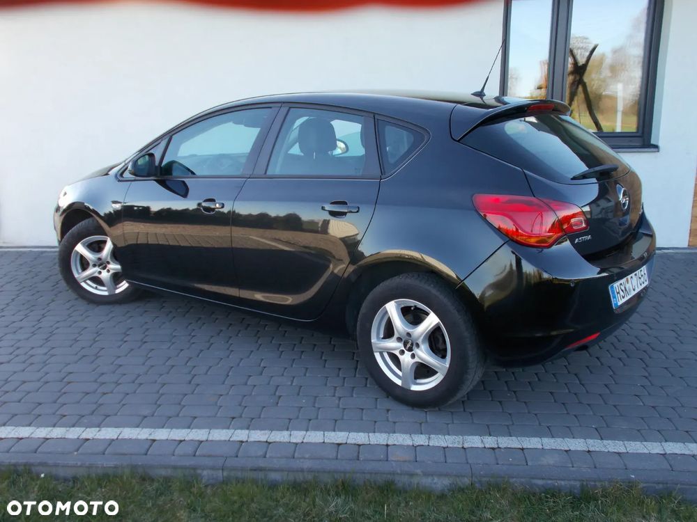 Opel Astra IV 1.4 T Cosmo - 14