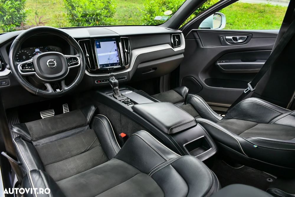 Volvo XC 60 D4 AWD R-Design - 23