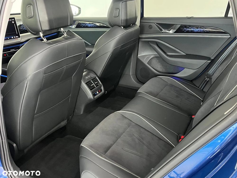 Volkswagen Passat 1.5 TSI EVO Elegance DSG - 34