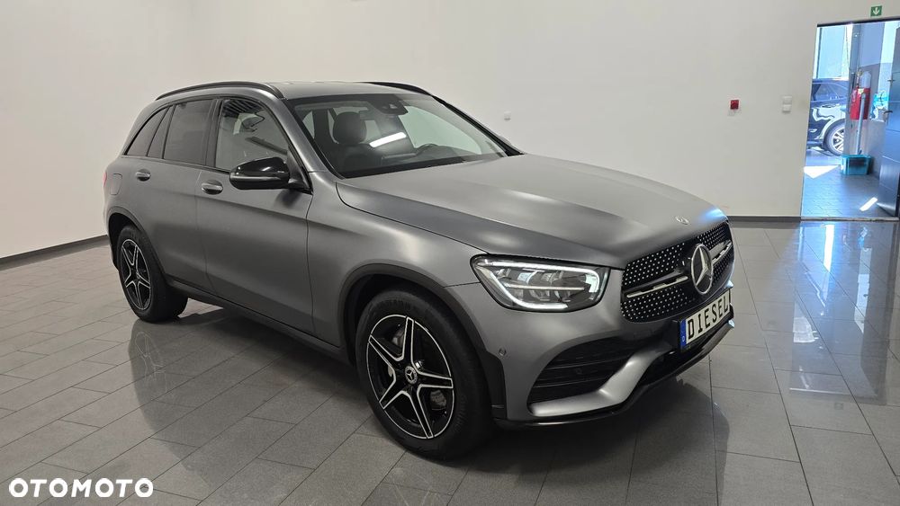 Mercedes-Benz GLC 300 d 4Matic 9G-TRONIC AMG Line Plus - 2