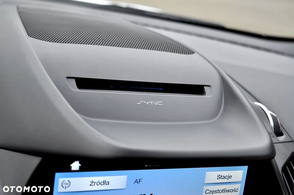 Ford Kuga 1.5 EcoBoost 2x4 ST-Line - 28