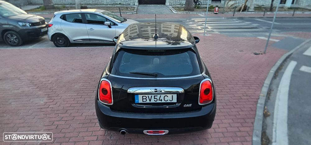 MINI 3 Portas Cooper D - 23