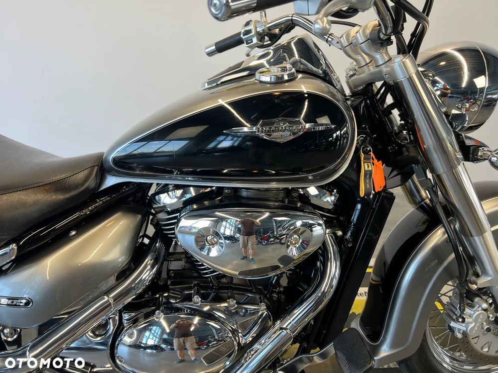 Suzuki Intruder - 23