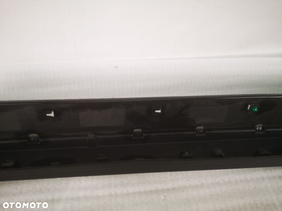 HYUNDAI TUCSON III LEWA 15- LISTWA PROGOWA / NAKŁADKA PROGU NR AUKCJI PR163 - 10