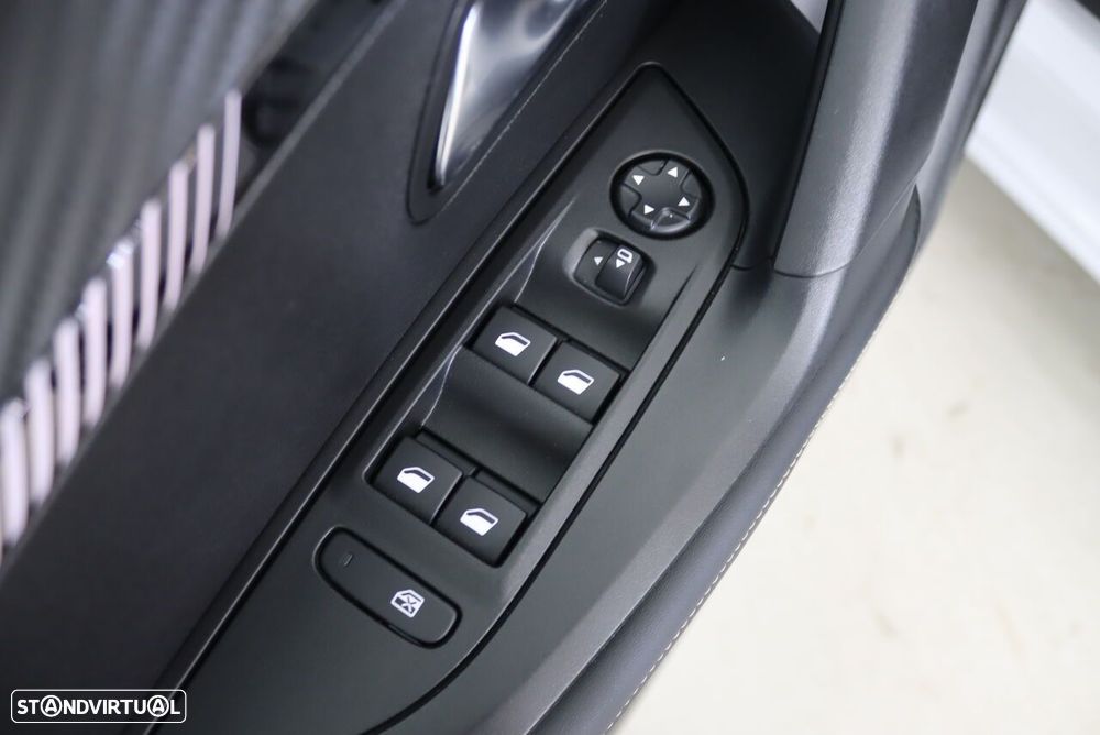 Peugeot 2008 PureTech 100 Allure - 15