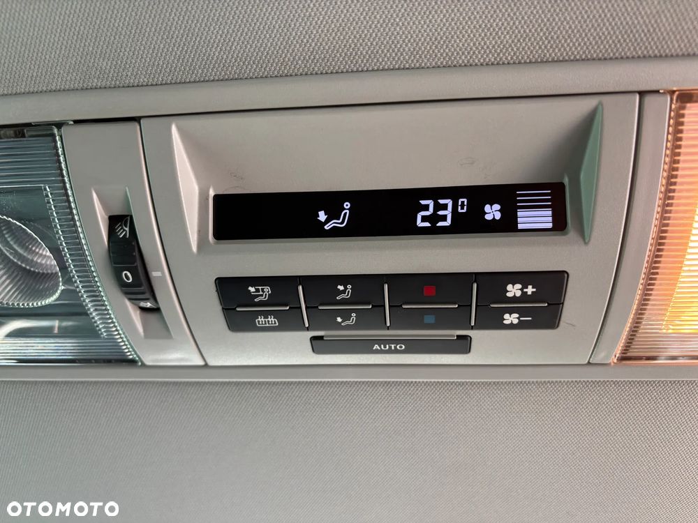 Volkswagen Caravelle 2.0 TDI L1 Comfortline - 25