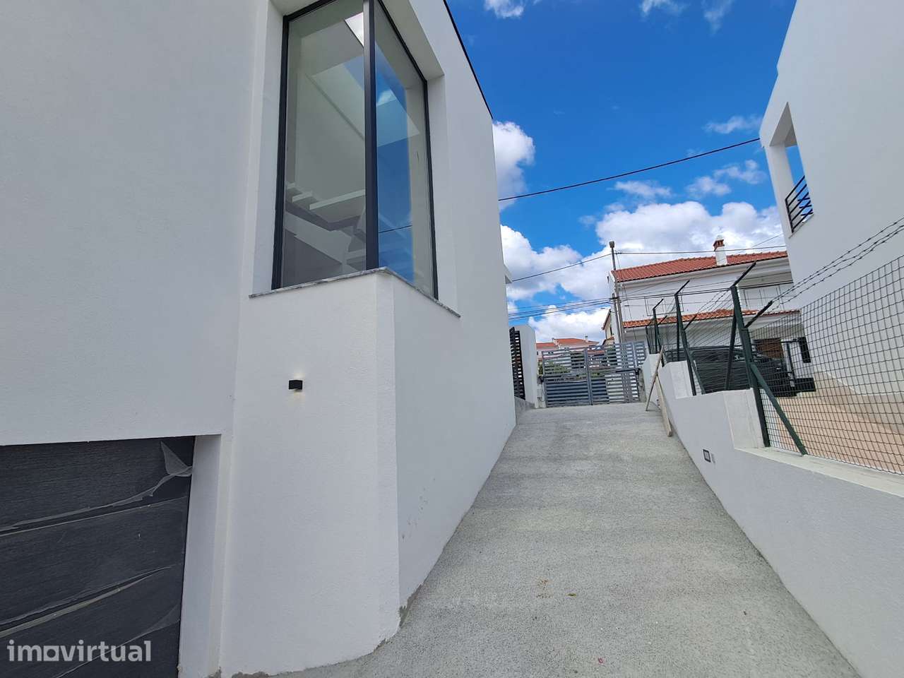 Moradia T4, Sobreda - Grande imagem: 2/19