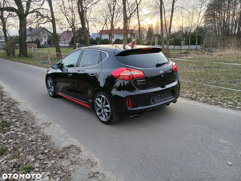 Kia Ceed 1.6 T-GDI GT L - 4