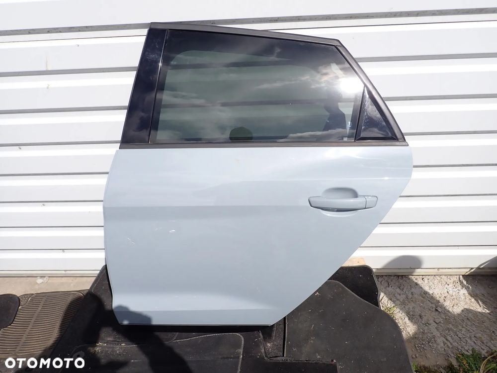 AUDI A1 82A  DRZWI PRAWE LEWE TYŁ - 1