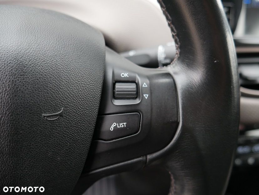 Peugeot 2008 120 VTI Allure - 15