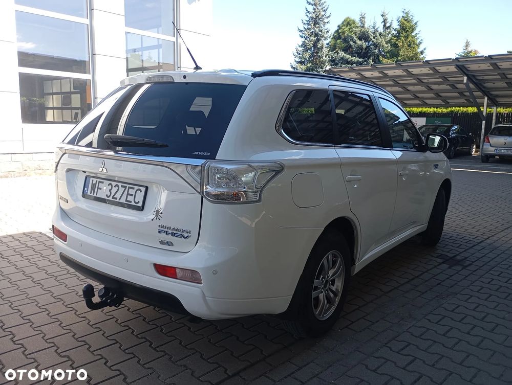 Mitsubishi Outlander - 3