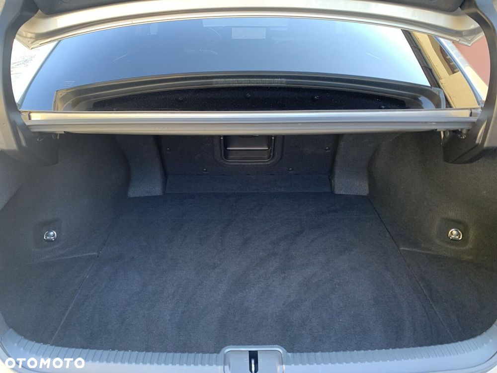 Lexus ES 300h Business Edition - 16