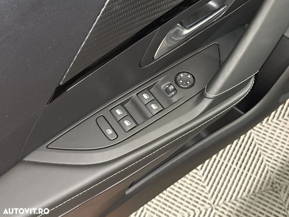 Peugeot 208 1.2 L PureTech STT GT Pack - 14