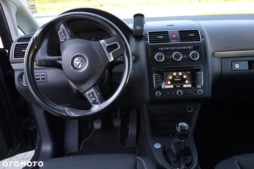 Volkswagen Touran - 19
