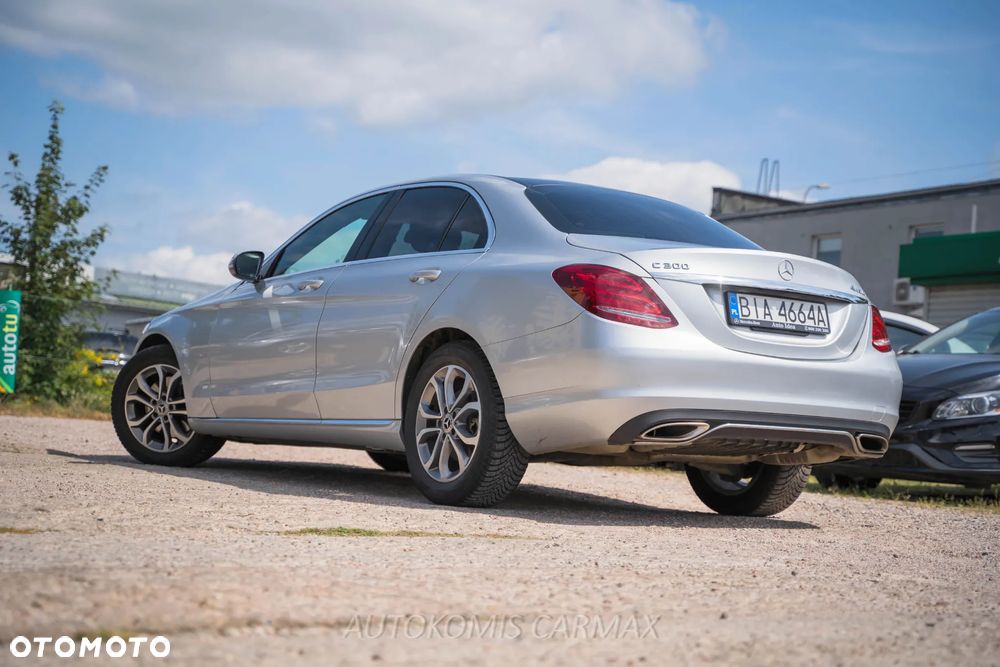 Mercedes-Benz Klasa C 300 7G-TRONIC - 11