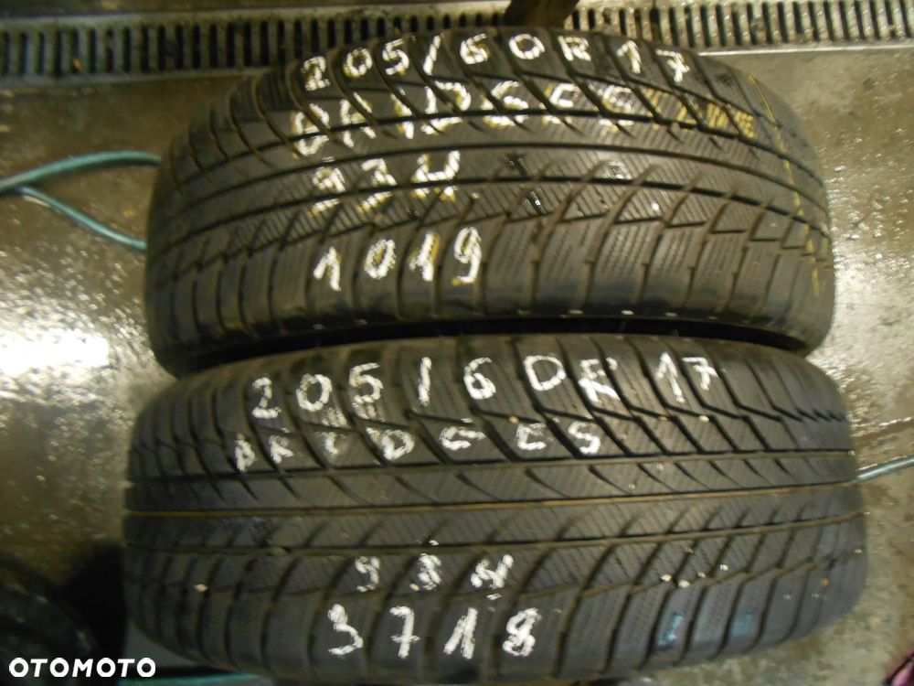 OPONY 205/60R17 BRIDGESTONE BLIZZAK LM 001 DOT 1019 / 3718 7.7MM - 1