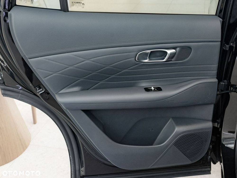 Geely Starray EM-i 1.5 PHEV Pro - 23