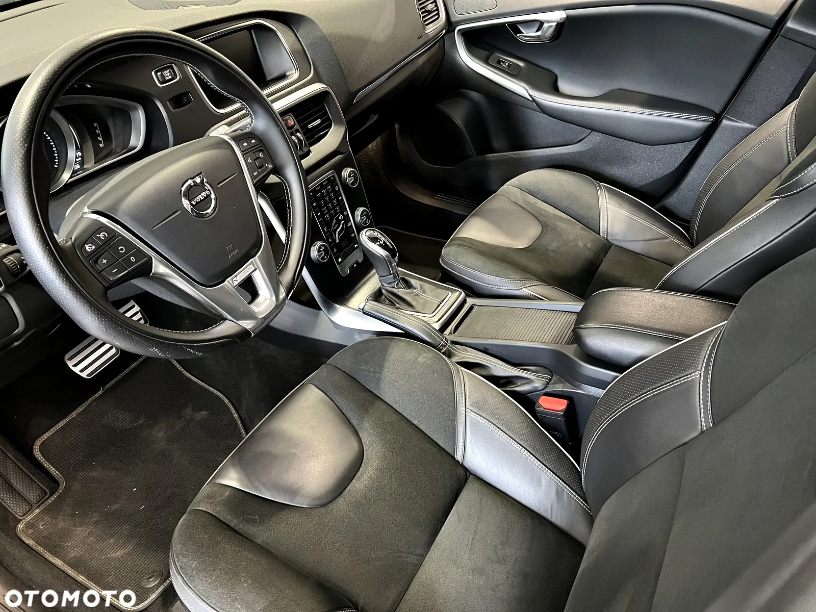 Volvo V40 T3 Geartronic RDesign - 8