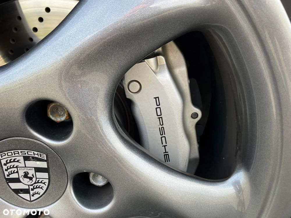 Porsche 911 Carrera - 12