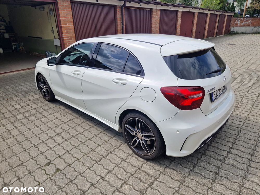 Mercedes-Benz Klasa A 220 4-Matic AMG Line - 3