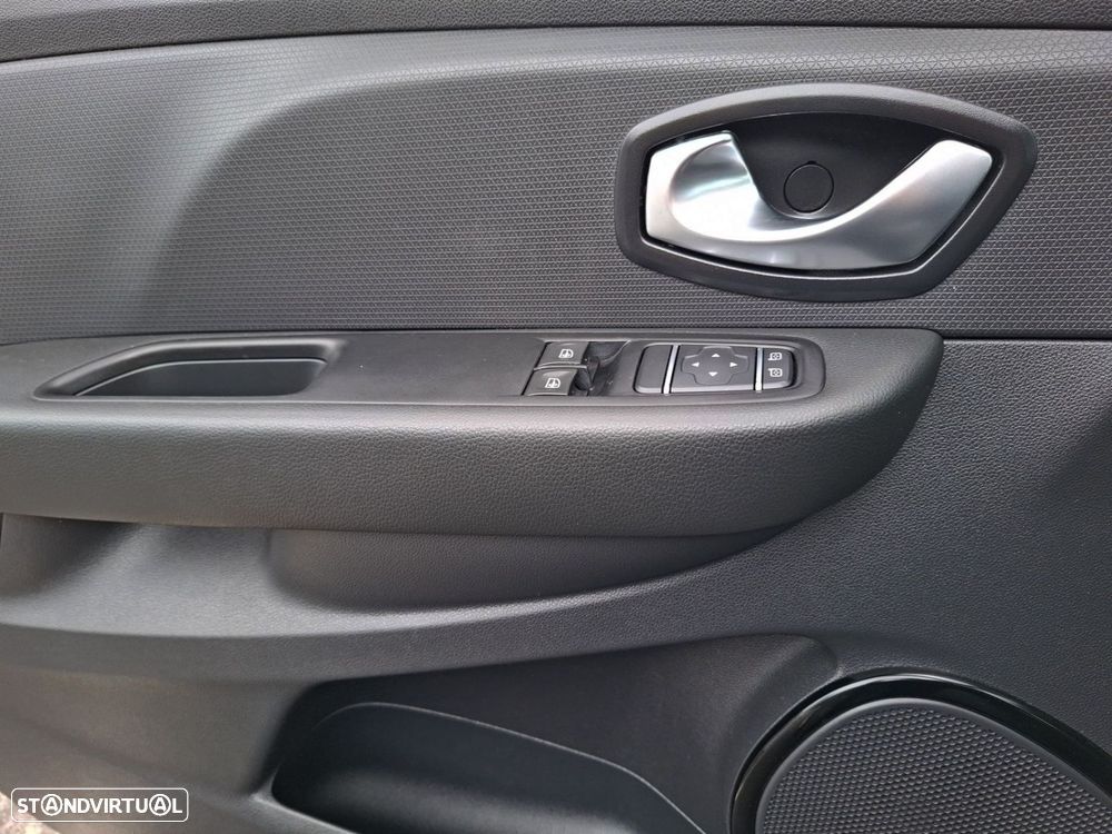 Renault Clio Sport Tourer 1.5 dCi Limited - 19