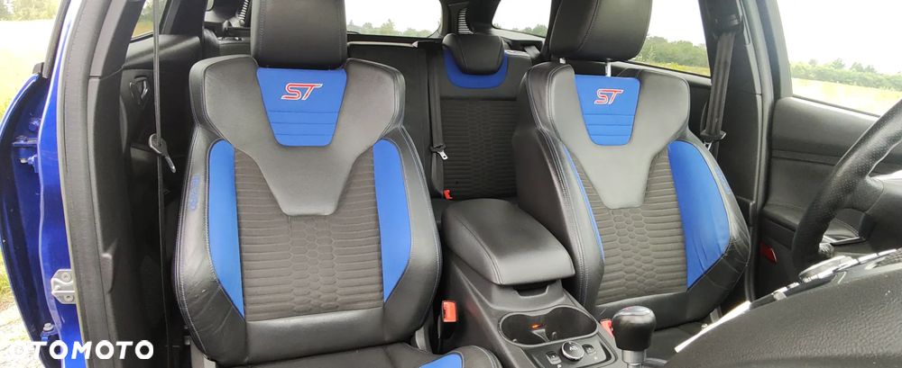 Ford Focus 2.0 EcoBoost ST - 14