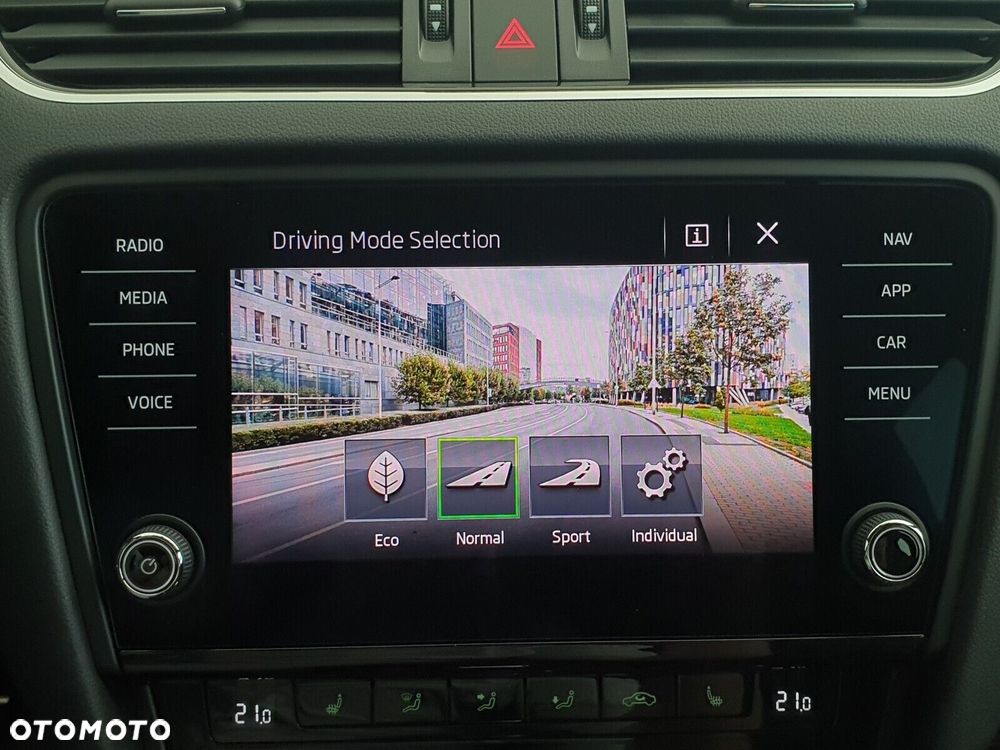 Skoda Octavia 2.0 TSI RS DSG - 22