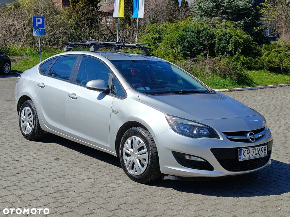 Opel Astra 1.6 Sport - 11