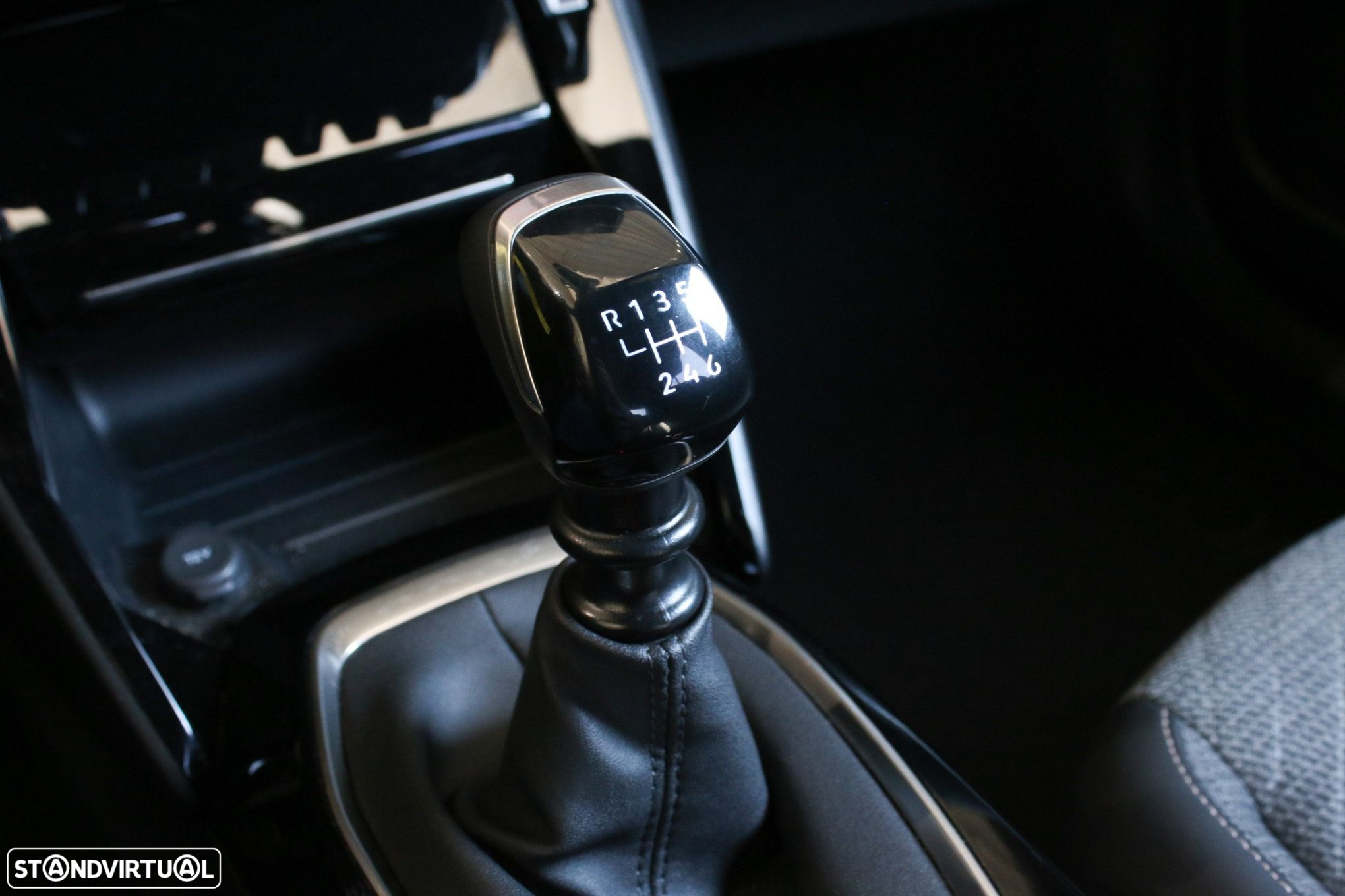 Peugeot 2008 1.2 PureTech Allure - 26
