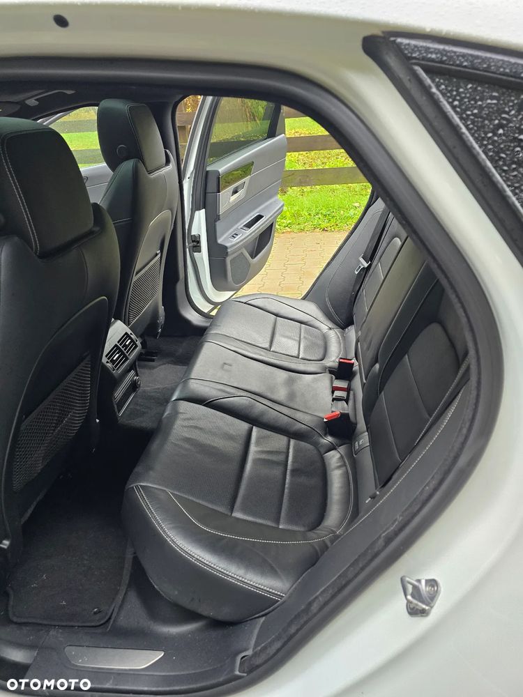 Jaguar XF 2.0 i4D AWD R-Sport - 23