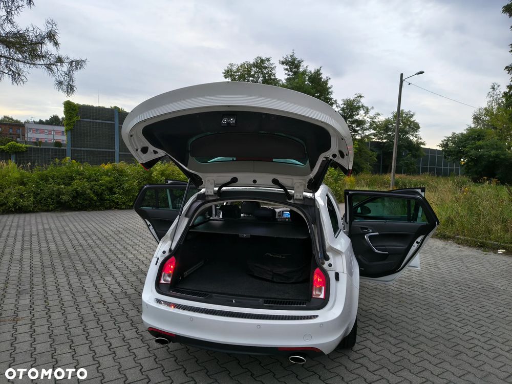 Opel Insignia 2.0 T Cosmo 4x4 - 11