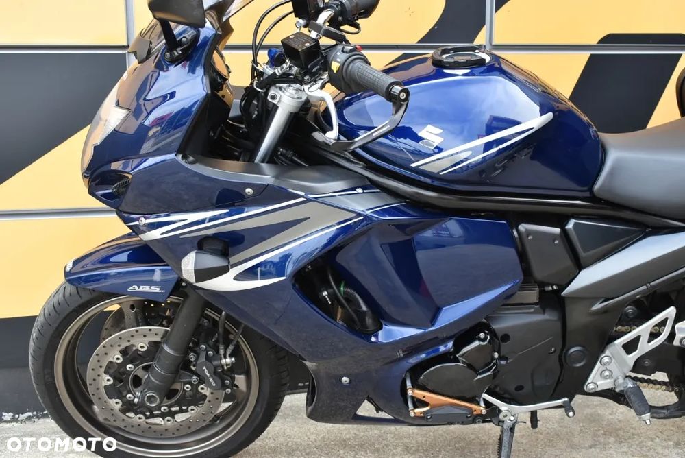 Suzuki GSX - 10