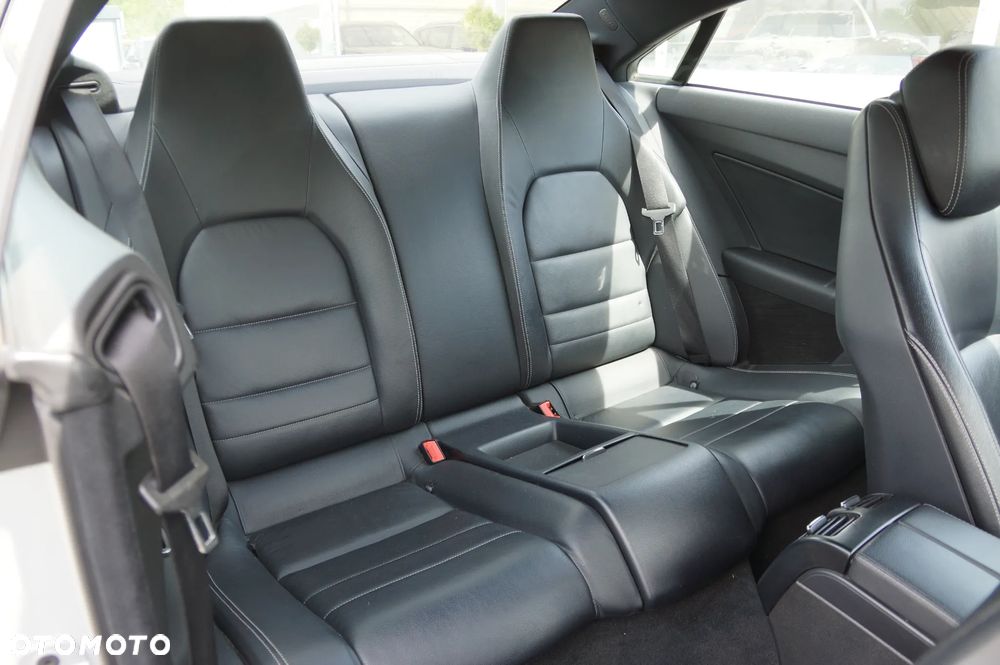 Mercedes-Benz Klasa E 220 CDI DPF BlueEFFICIENCY Automatik Avantgarde - 28