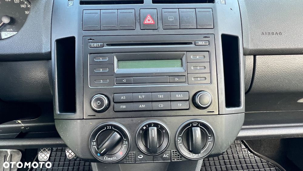 Volkswagen Polo - 2