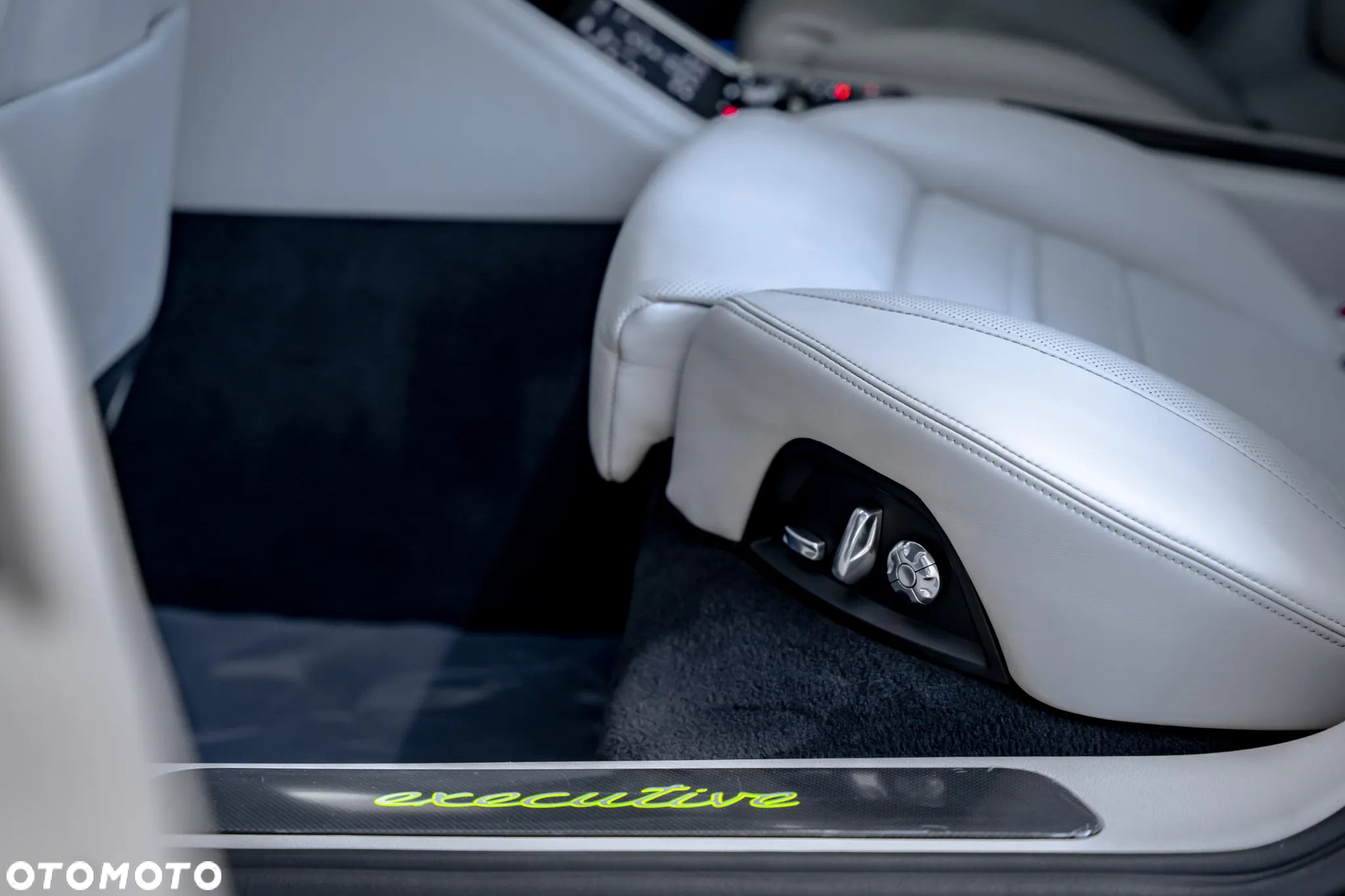 Porsche Panamera - 30