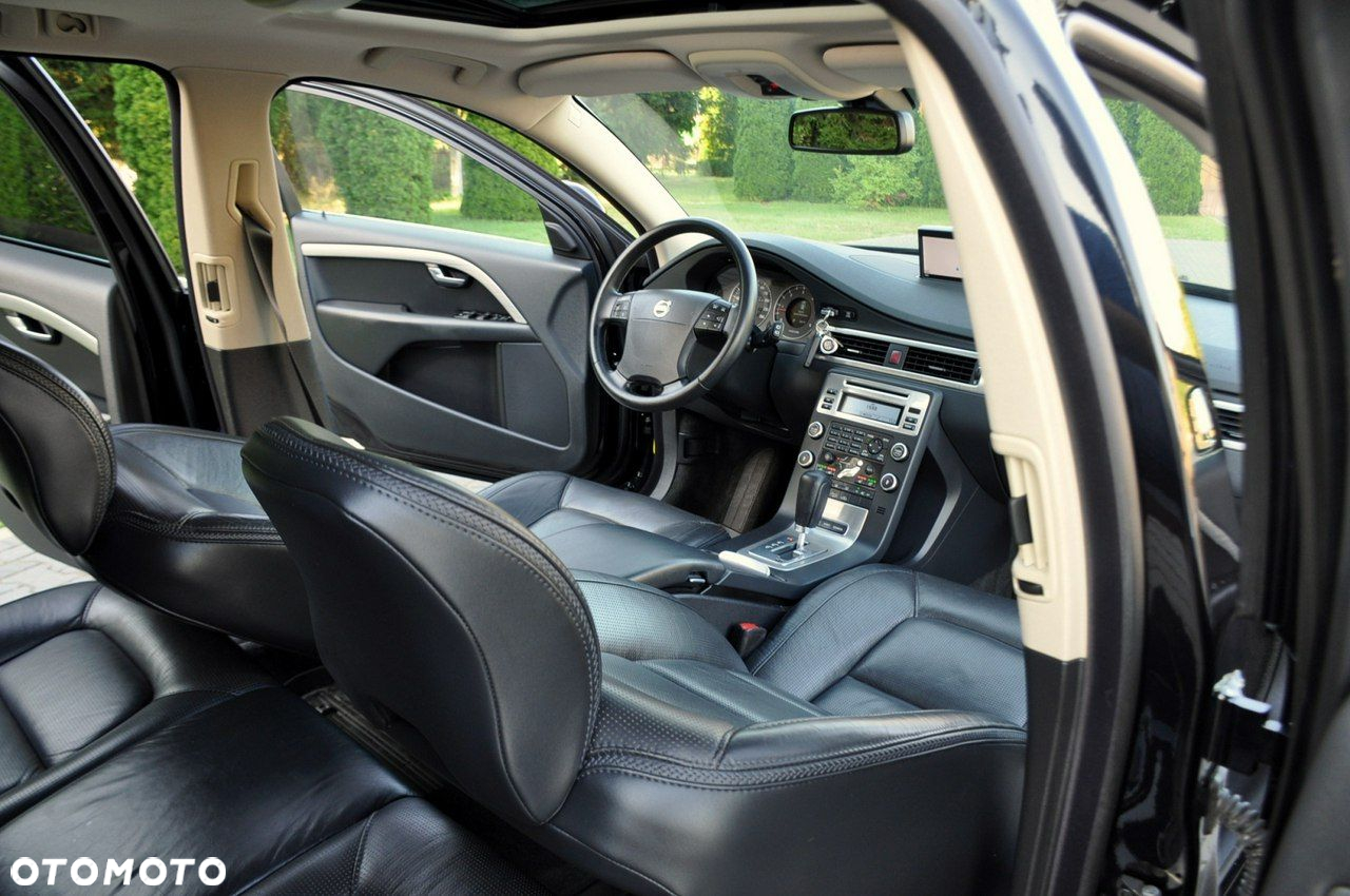 Volvo XC 70 - 25