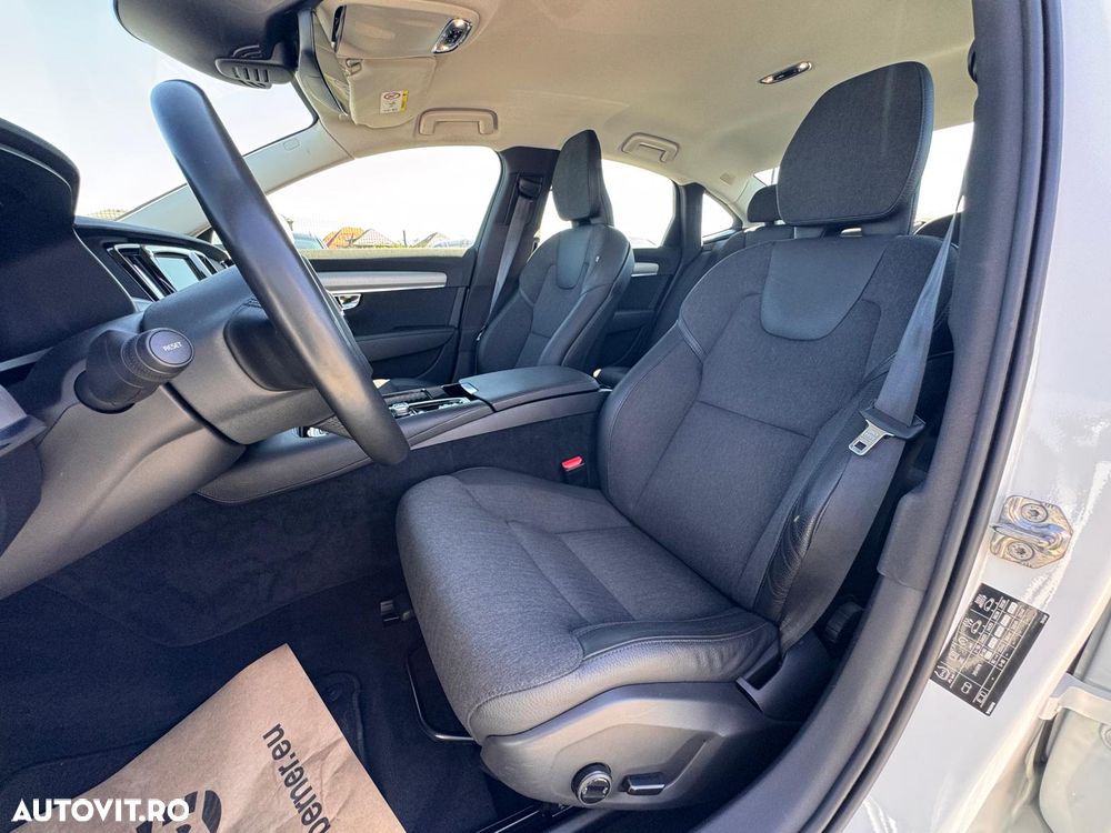 Volvo S90 T8 Twin Engine AWD Geartronic Momentum - 24