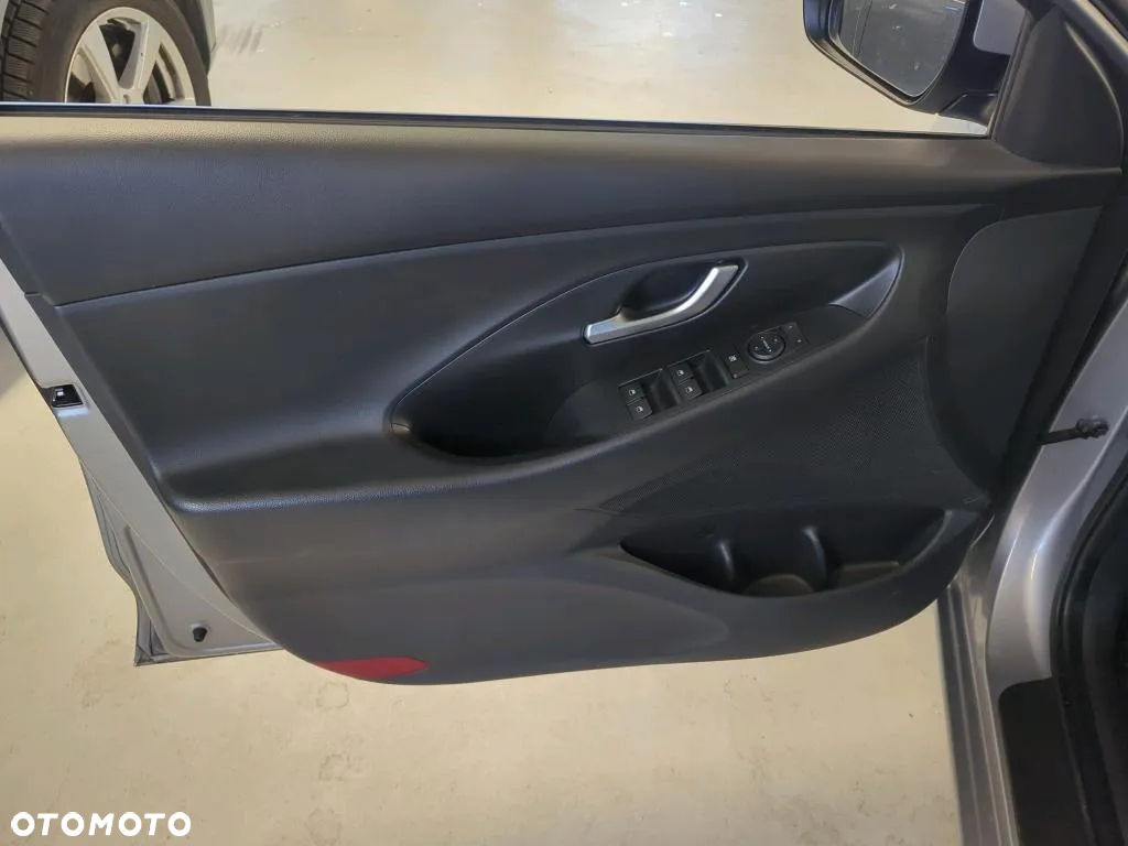Hyundai i30 1.5 DPI Classic + - 14
