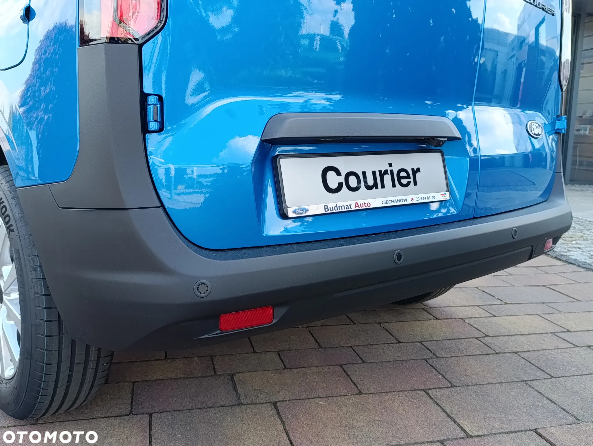 Ford Transit Courier Van - 14