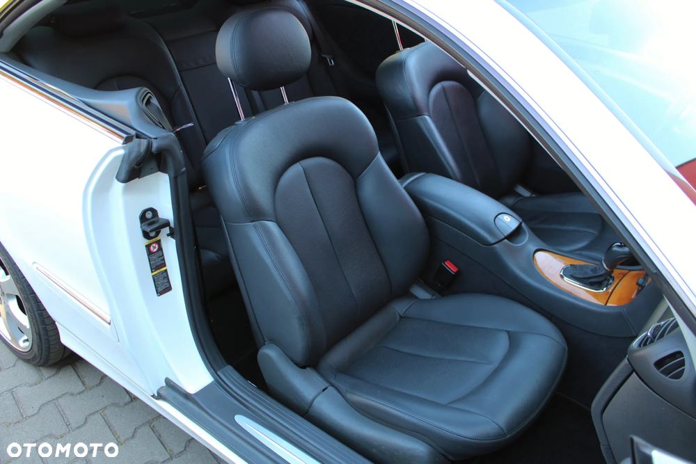 Mercedes-Benz CLK Coupe 320 Elegance - 17